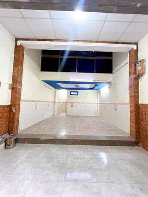 Nhà thuê q4 mặt tiền chợ kinh doanh giá 12tr9