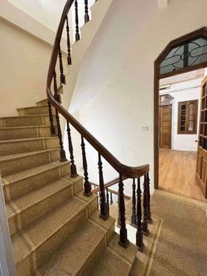 Cho thuê nhà Thái Thịnh 52m², 5PN, có sân để xe, 12 triệu/tháng