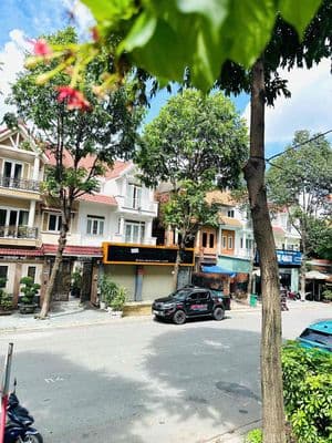 Cho thuê nhà biệt thự phan văn trị 8x18m trệt 2 lầu 5pn 5wc - khu vip