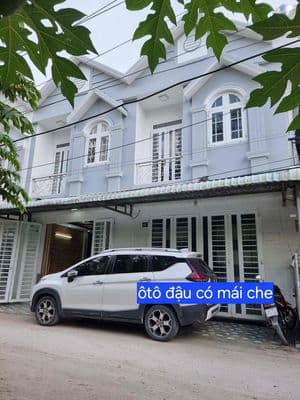 Nhà lầu mới hẻm Trần Hoàng Na