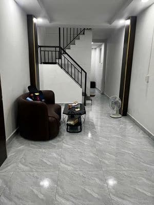 Bán nhà vuông a4 mới vào ở liền