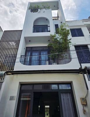 Nhà 4 Tầng Full Nội Thất - Đường 898 Phú Hữu, Quận 9