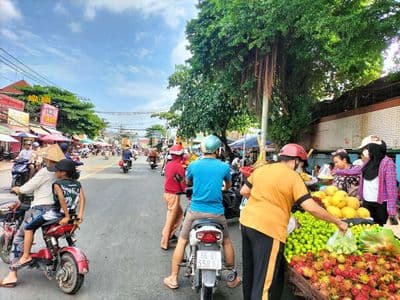 giảm sốc 300t từ 2,82ty còn 2,52ty. phải rất rất nhanh mới kịp ạ