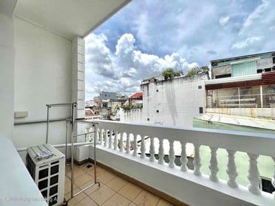 1pn - ban công cực rộng - máy giặt riêng cách huflit 2 bước chân