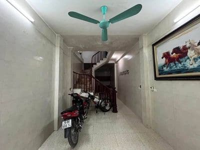 Nhà 42m2 3PN cho thuê tại Tựu Liệt, gần Giải Phóng