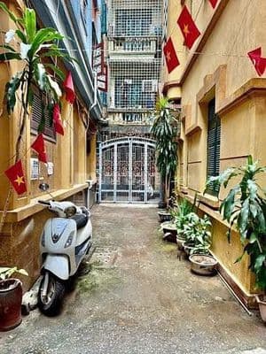 Cho thuê nhà phố 50m2 Hào Nam, 7 phòng, phù hợp Cty, TT đào tạo, Spa