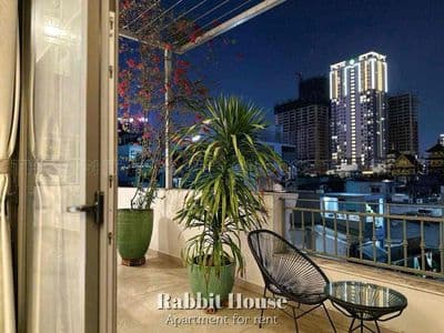 Căn hộ penthouse ban công sân vườn giữa lòng quận 1