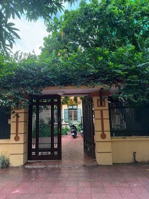 Cho thuê nhà nguyên căn sân vườn Hoàng Hoa Thám, Ba Đình