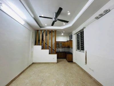 Cho thuê nhà ngõ 23 Xuân La, 40m2, 5 tầng, 3 ngủ