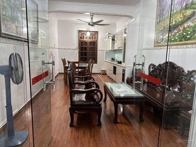 Cho thuê nhà nguyên căn Hoàng Hoa Thám, Ba Đình, 55m2 x 4 tầng, 5 ngủ