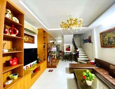 Cho thuê nhà nguyên căn full nội thất gần Công viên nước Hồ Tây