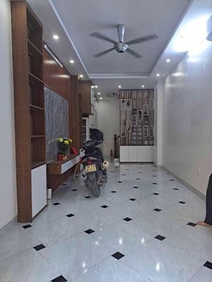 Cho thuê nhà 5 tầng đẹp, 38m2, Hoàng Mai, 11 triệu