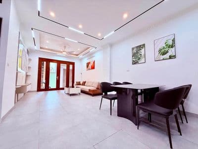 Nhà 5 tầng thang máy full nội thất Minh Khai/Vĩnh Tuy hơn 12 tỷ