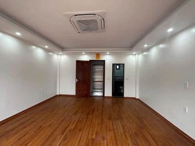 Bán nhà Tôn Đức Thắng, 93m2, kinh doanh, thang máy, 27.9 tỷ