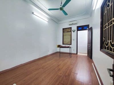 Cho thuê nhà ngõ 158 Ngọc Hà, 40m², 5 tầng, lô góc