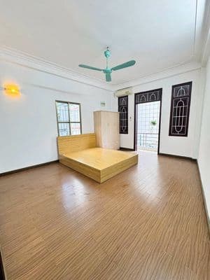 Cho thuê nhà 35m2*5 tầng ngõ Trần Quốc Vượng, Cầu Giấy