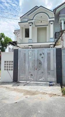 Nhà 1 trệt 1 lầu mặt tiền đường nhựa 6m, 2PN, 2WC, 5x13m