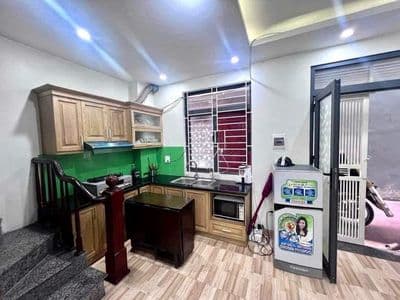 Cho thuê nhà 30m2, 3 tầng, 3 ngủ, 3 toilet, Quang Trung, Hà Đông