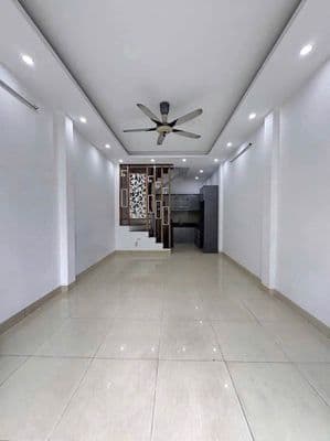 Cho thuê nhà Đông Thiên, Vĩnh Hưng, Hoàng Mai - 35m² x 5 tầng