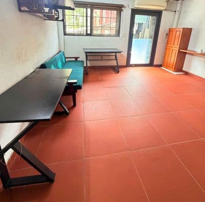 Cho thuê nhà 45m2 ngõ 364 Giải Phóng, đối diện bến xe Giáp Bát