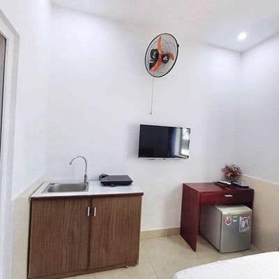 Cho thuê căn hộ full NT gần DHKTE DN