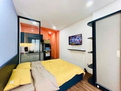 Studio cửa sổ đi bộ qua UEH gần huflit bách khoa Vạn Hạnh Mall
