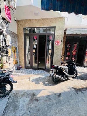 Cho thuê nhà 3 tầng kiệt Nguyễn Hoàng, 3PN, full nội thất, kiệt 3.5m