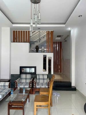 Nhà Mặt Tiền Khu Họ Lê, Quận Tân Phú: 4x20m, trệt 2 lầu mới sạch