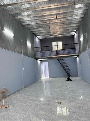 Kho mới 5x22 có gác dt 140m2 đường đặng thuỳ trâm giá 18tr/th