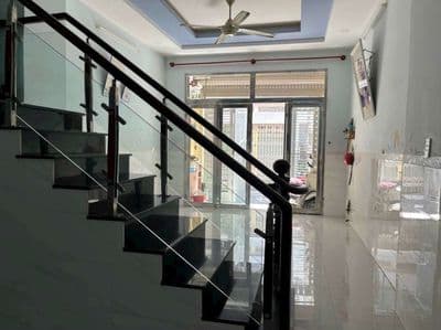 Nhà trệt 2 lầu hẻm xe hơi gần chợ hiệp bình