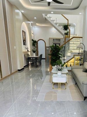Bán nhà gần Bốn xã, DT 4x13, 3PN 3 WC, 5,6 tỷ TL
