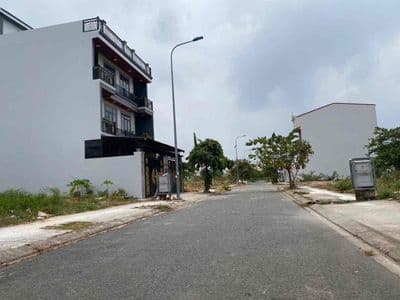 Đất ngay vinhomes q9 , giá tốt kv này
