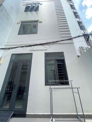 Mua nhà 3 tầng mới sát MT Lạc Long Quân làm nền tảng gia đình