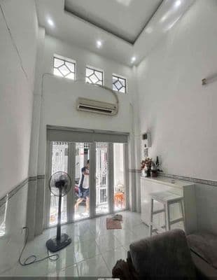 Cho thuê nhà nguyên căn ngay đại học công thương- lê trọng tấn