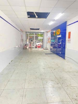 Chính chủ cho thuê nhà mặt tiền 4.5x17m - khu trung tâm quận 1