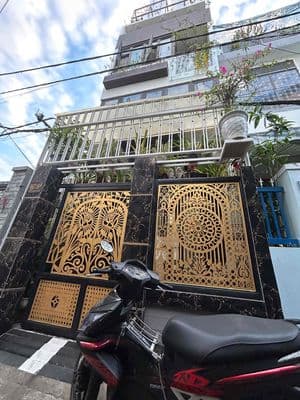 chính chủ đang ở cần bán căn nhà kiệt Nguyễn Văn linh.