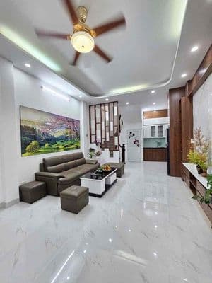 Gần ô tô phố Minh Khai 35m2 x5T giá 6.3 tỷ sổ CC 2 thoáng sân để xe có