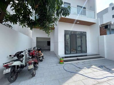 Biệt thự sân vườn bình dân