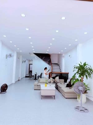 Cho thuê nhà 2 tầng đường 10.5m Văn Tiến Dũng, Hoà Xuân Đà Nẵng giá rẻ