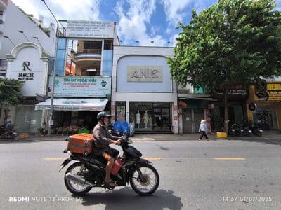 Mt trương vĩnh ký 7x25m , 2 lầu