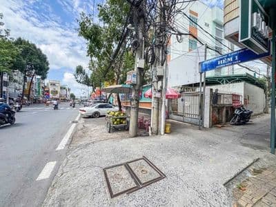 Bán gấp căn 2pn ngay chợ chỉ 2ty180