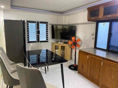 Cho thuê nhà đẹp 3,5 tầng 3 pn full nt đường nguyễn văn linh- giá 12tr