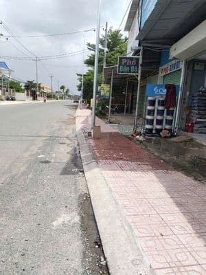 Cần Bán nhà nguyên căn mặt tiền đường 835B