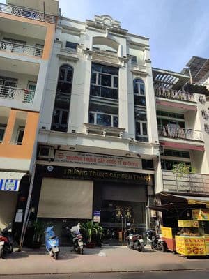 cho thuê nhà nhà rộng 8*27m hai mặt tiền 4 lầu
