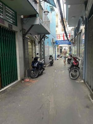 bán nhà mới 2 tầng vào ở ngay. Gần đường đoàn văn bơ