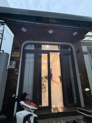 Nhà hẻm 994 htp q7 có nội thất mới ở liền