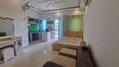 Căn hộ cho thuê nằm khu phố Tây có sân riêng thoáng