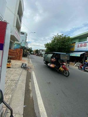 nhà mặt tiền đường nguyễn hữu tiến DT 6x17 đúc 1 trệt 3 lầu