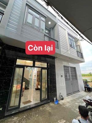 nhà giá rẻ ngay kcn cầu tràm..4x10 giá 1ty5…cách chợ bình chánh 5km