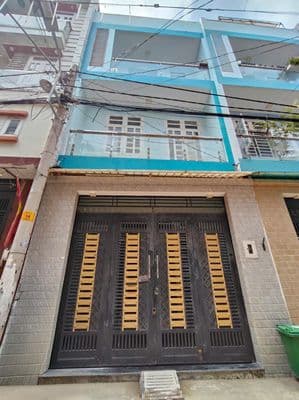 Nhà đẹp 1 trệt 2 lầu 3pn 3wc đường số 8 kdc hồng long, hiệp bình phước